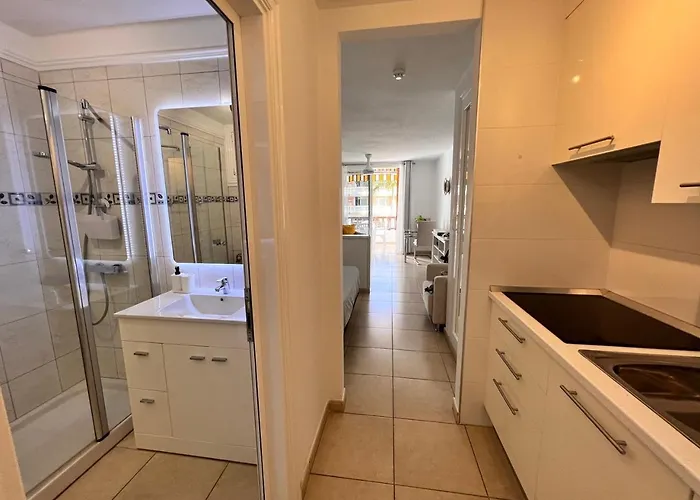 דירה Seafront New Modern *