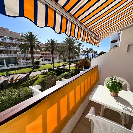 Seafront New Modern Apartamento *