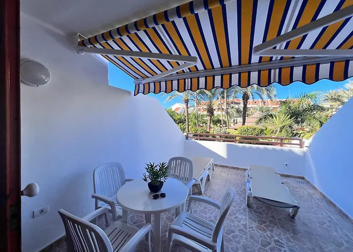 Seafront New Modern Apartmán